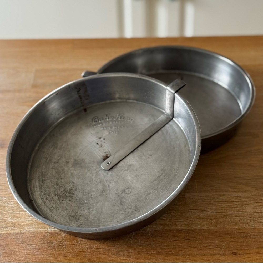 Vintage Bake King “King of Bakers” 8” Round Cake Pans with Slider Release - Picture 1 of 6